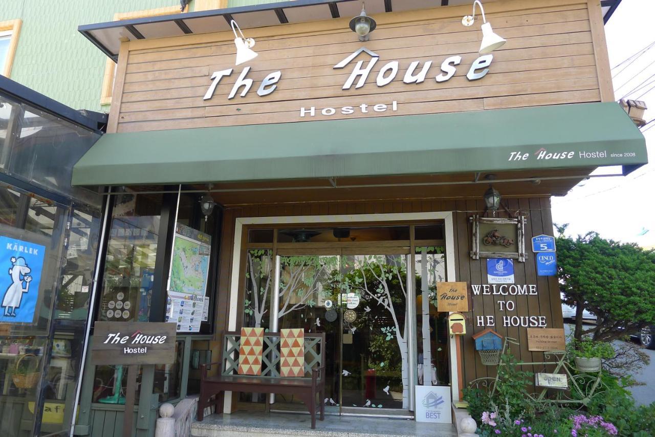 The House Hostel Сокчхо Екстер'єр фото
